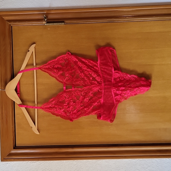 Source Unknown Other - Red floral unlined teddy